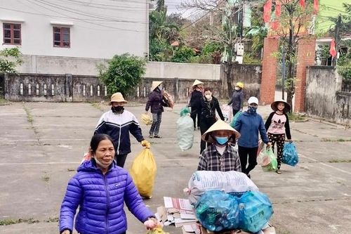 Biến rác thải thành những tấm thẻ bảo hiểm y tế cho người nghèo