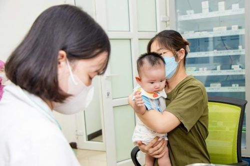 Hà Nội gia tăng trẻ em mắc ho gà