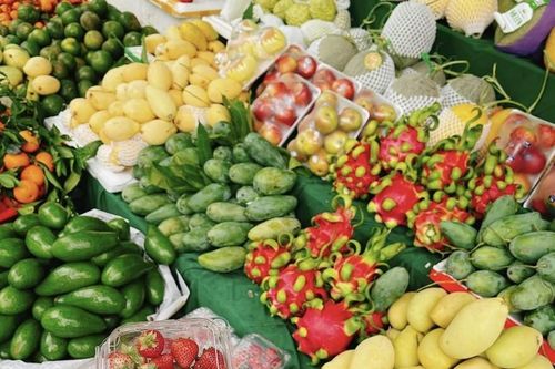 Hà Nội: Nhộn nhịp thị trường trái cây đầu hè