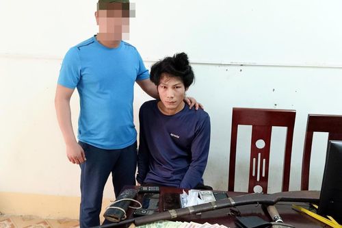 Lập chòi canh, thủ súng để bán ma túy