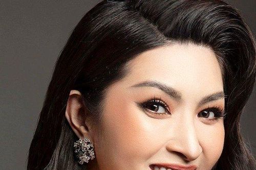 Nữ ca sĩ Việt từng đi qua đổ vỡ hôn nhân, con trai bị tự kỷ, 43 tuổi tìm được chân ái cuộc đời