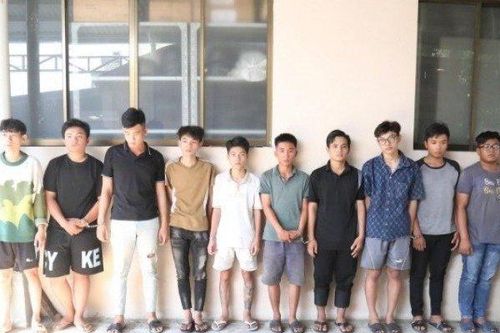 Nhóm côn đồ đuổi chém nhầm người, 5 người thương vong vì gặp tai nạn