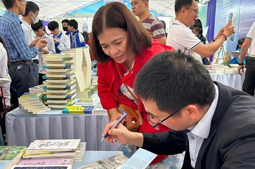 Dịch giả Nguyễn Quốc Vương: Khuyến đọc là con đường gian nan vạn dặm