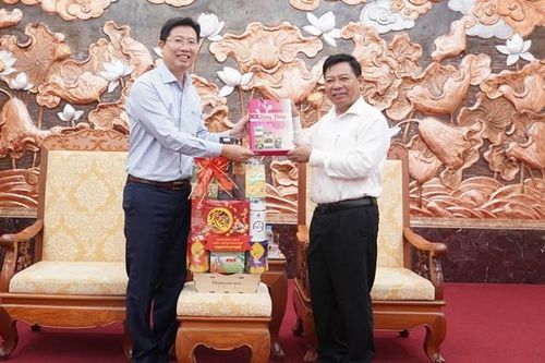Lãnh đạo UBND tỉnh Đồng Tháp chúc Tết Chol Chnam Thmay tại Thủ đô Phnom Penh