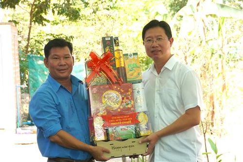 Thăm, tặng quà cán bộ, chiến sĩ Đội K91 nhân dịp Tết Chol Chnam Thmay