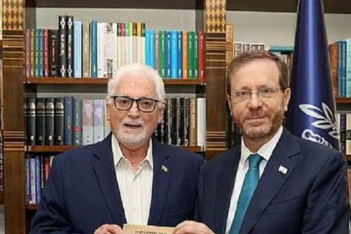 Itzhak Levanon và thân phận đặc biệt