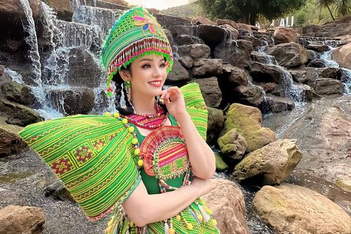 Đất trời Tây Bắc đẹp rung động trong MV 'Tiếng khèn mùa ban nở'