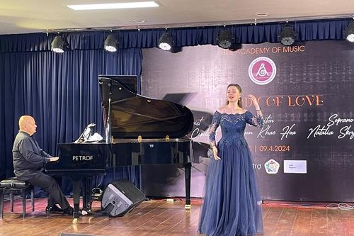Chìm đắm vào giai điệu piano cùng 'Melody of Love'