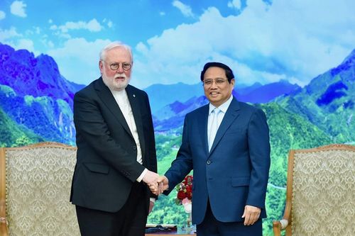 Thủ tướng Phạm Minh Chính tiếp Bộ trưởng Ngoại giao Tòa thánh Vatican
