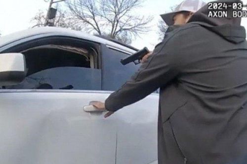 Mỹ: Khó tin lý do cảnh sát chặn xe một thanh niên, bắn 96 phát đạn trong 41 giây