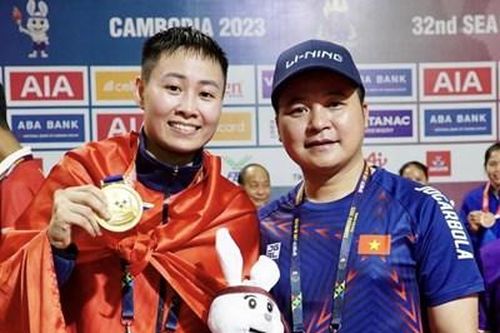 Khoảng trống Bùi Yến Ly
