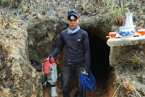Phát hiện 10 người khai thác vàng trái phép ở Đắk Lắk