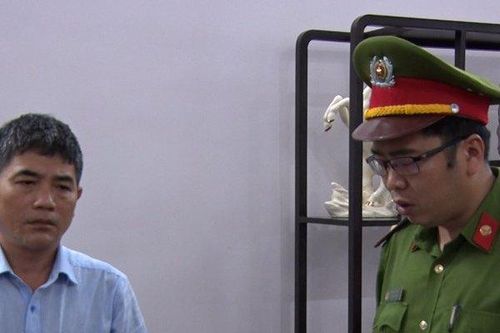 Bắt hai cán bộ Ban Quản lý Khu kinh tế Dung Quất