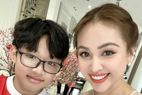 Con trai bị bạn nói 'không có bố', Vân Hugo dạy con đáp trả hợp lý hợp tình