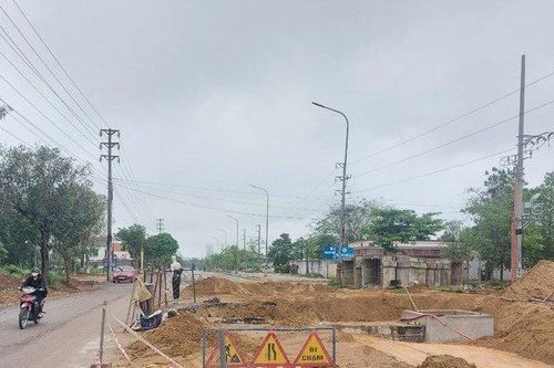 Nghệ An: Người dân bức xúc với dự án đường trăm tỷ thi công ì ạch