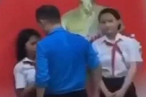 Đà Nẵng: Đình chỉ thầy giáo có hành động thiếu chuẩn mực với học sinh