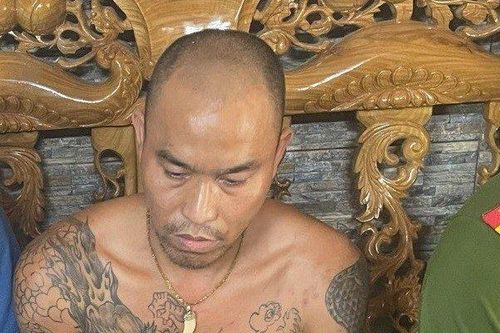 Bắt giang hồ khét tiếng 'Tâm Hê', thu giữ nhiều vũ khí nguy hiểm