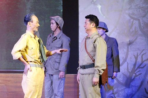 Hình tượng Hồ Chí Minh qua các thời kỳ lịch sử