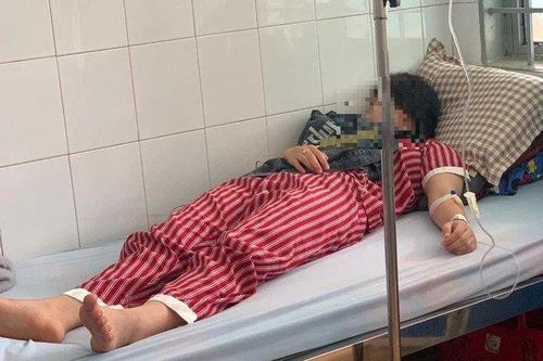 Bình Phước: Làm rõ vụ nữ sinh lớp 12 bị bạn đánh phải nhập viện