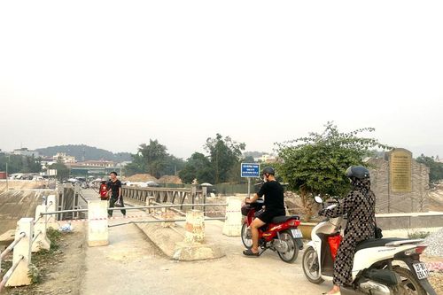 Tạm thời cấm phương tiện lưu thông qua cầu Mường Thanh