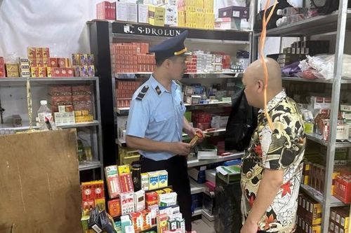 Phát hiện 2.158 sản phẩm tân dược nhập lậu tại chợ biên giới Móng Cái