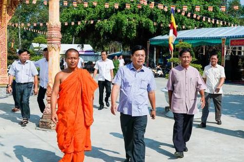 Lãnh đạo tỉnh Cà Mau chúc Tết tại chùa Rạch Giồng và chùa Monivongsa Bopharam