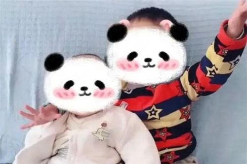 Gặp lại con sau 3 năm ly hôn, hành động đầu tiên của con khiến người phụ nữ đau lòng