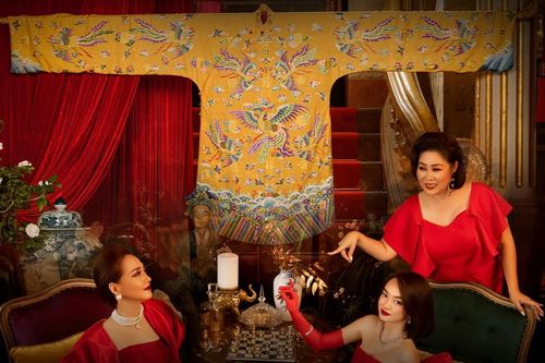 Văn hóa Việt 'tỏa nắng' trên tà áo dài