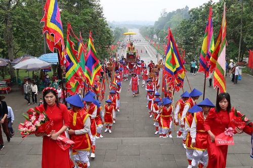 Triệu trái tim cùng hướng về đất Tổ