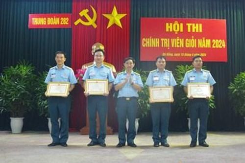 Trung đoàn 282 tổ chức Hội thi Chính trị viên giỏi năm 2024