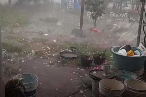 Quảng Nam: Xuất hiện mưa đá với kích thước lớn