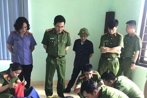 Phê chuẩn khởi tố, tạm giam đối tượng vu khống Trưởng Công an xã