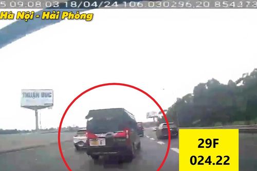 Chuyển làn đột ngột, xe ô tô chở khách gây tai nạn trên cao tốc