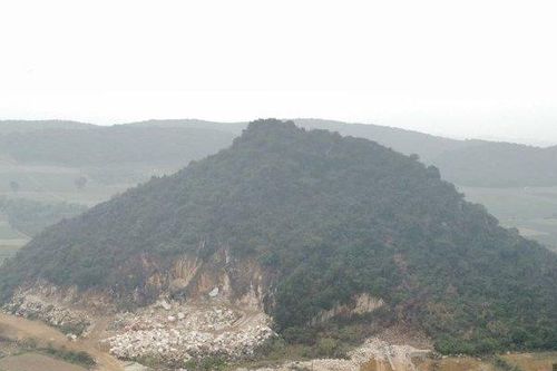 Dừng khai thác đá vì phát hiện hang động gần nơi phát tích triều Nguyễn