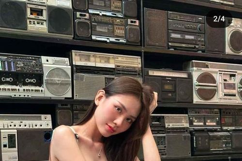 Người đẹp Sài thành diện quần siêu ngắn, khoe chân dài trắng nõn