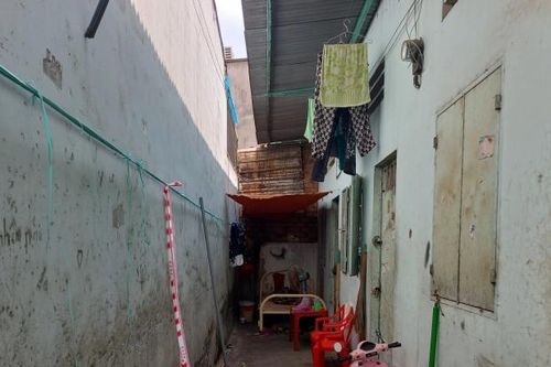 Thiếu nữ 17 tuổi bị người tình của mẹ sát hại trong phòng trọ: Hành vi mất nhân tính