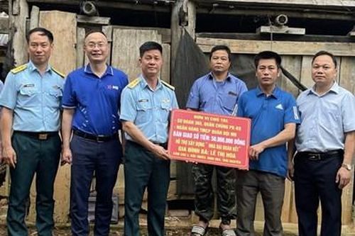 Sư đoàn 365 trao kinh phí hỗ trợ xây dựng nhà đại đoàn kết tại Thái Nguyên