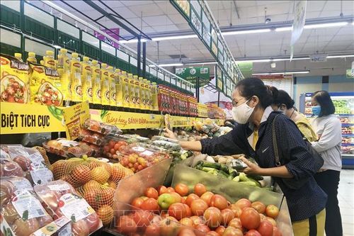 Nhiều ngành hàng kích cầu tiêu dùng 'giá sốc' dịp lễ 30/4 và 1/5