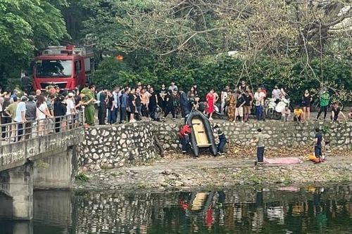 Hà Nội: Phát hiện cô gái tử vong dưới hồ nước Công viên Tuổi trẻ Thủ đô
