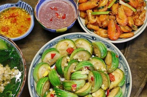 Cách làm cà bát muối xổi giòn tan, chua chua ngọt ngọt, không bị màng nhớt của mẹ đảm