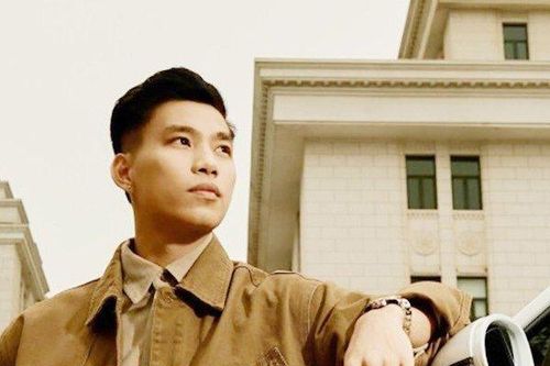 Nam cầu thủ ở tuổi 27: Lái siêu xe, mua nhà cả chục tỷ đồng