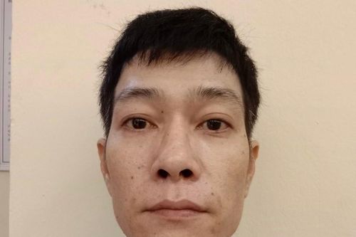 Giữa trưa, người đàn ông bị phát hiện đang mua bán ma túy