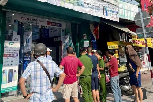 Bắt nhóm nghi can người nước ngoài cướp cửa hàng điện thoại ở Nha Trang