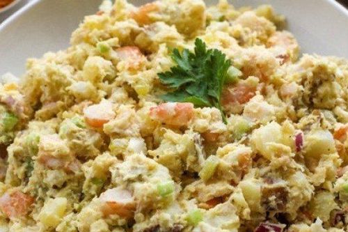 Công thức salad khoai tây hải sản dễ làm