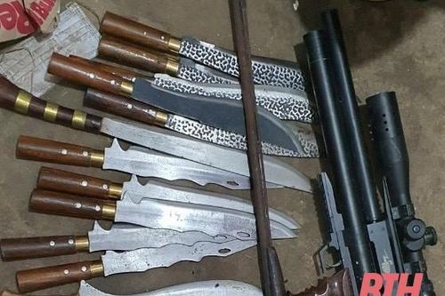 Xử phạt 15 triệu đồng đối tượng tàng trữ, sử dụng trái phép vũ khí