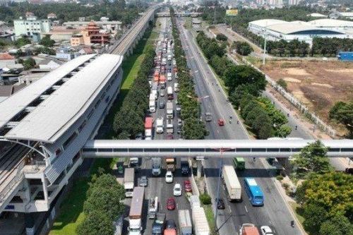 Hoàn thành hai cầu đi bộ kết nối Metro Bến Thành – Suối Tiên