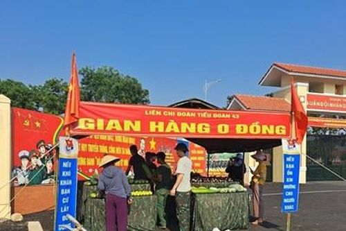 'Gian hàng 0 đồng' gắn kết tình quân, dân