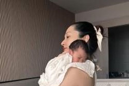 Bảo Anh khoe ảnh con gái, bày tỏ 'ở đây có rất nhiều tình yêu thương'