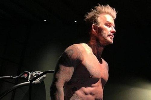 Beckham U50 khoe body 'siêu thực', tiết lộ 'phù thủy' thể hình giúp anh sung mãn