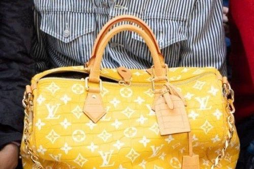 LVMH xuất khẩu đồ hiệu hơn nước Pháp xuất khẩu rượu vang